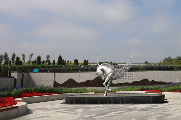 沈陽墓園龍馬廣場
