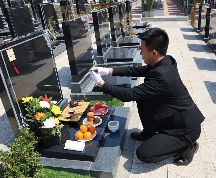 感恩節 | 龍生代祭掃，沈陽墓園致以最真誠的感念！