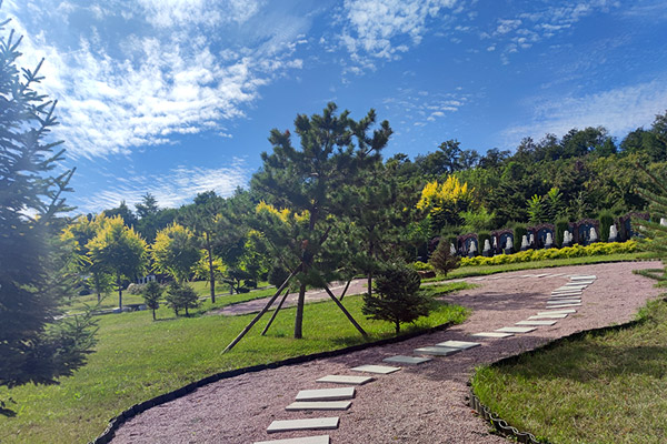 沈陽龍生墓園