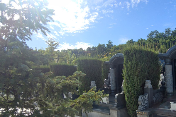 沈陽龍生墓園