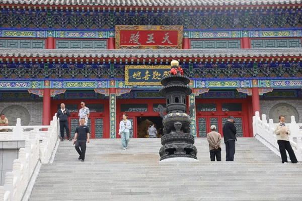 沈陽龍生墓園